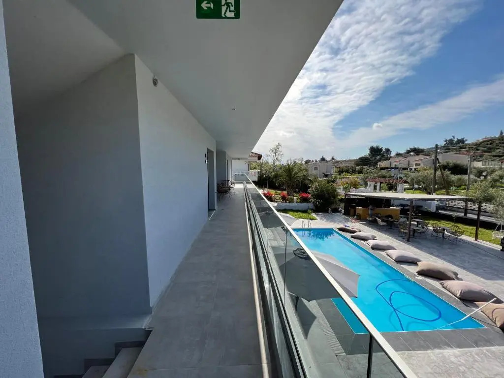 V luxury Suites