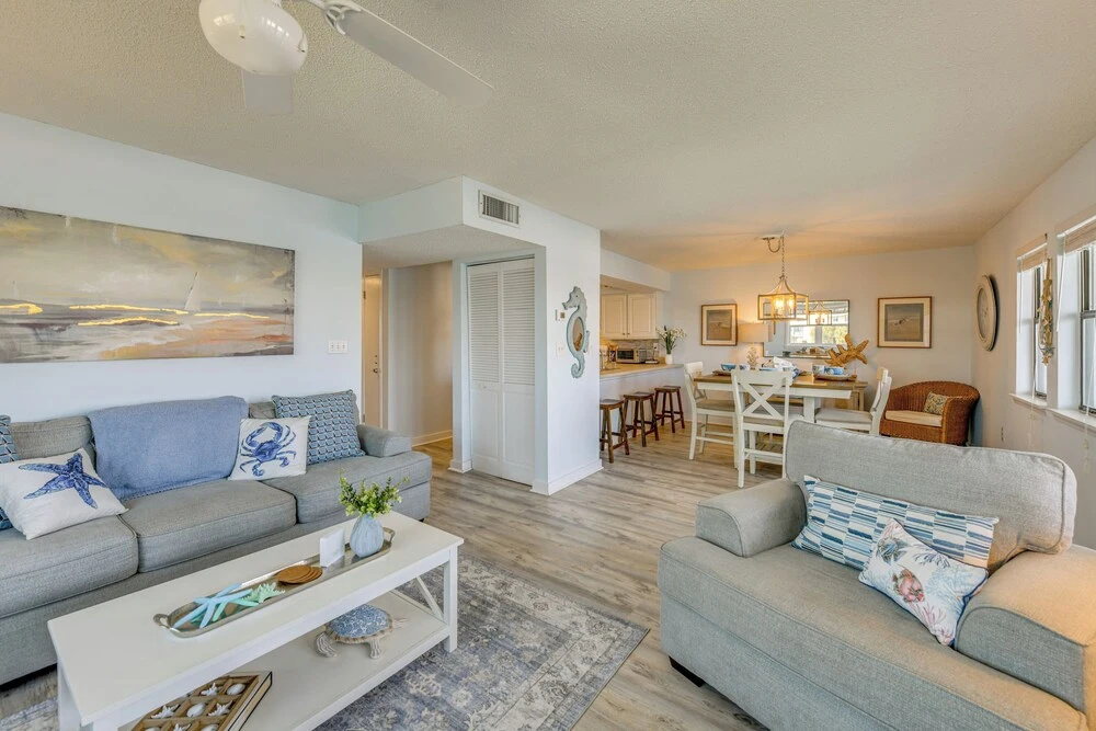 Fish, Swim & Dine: Ocean-view Orange Beach Condo
