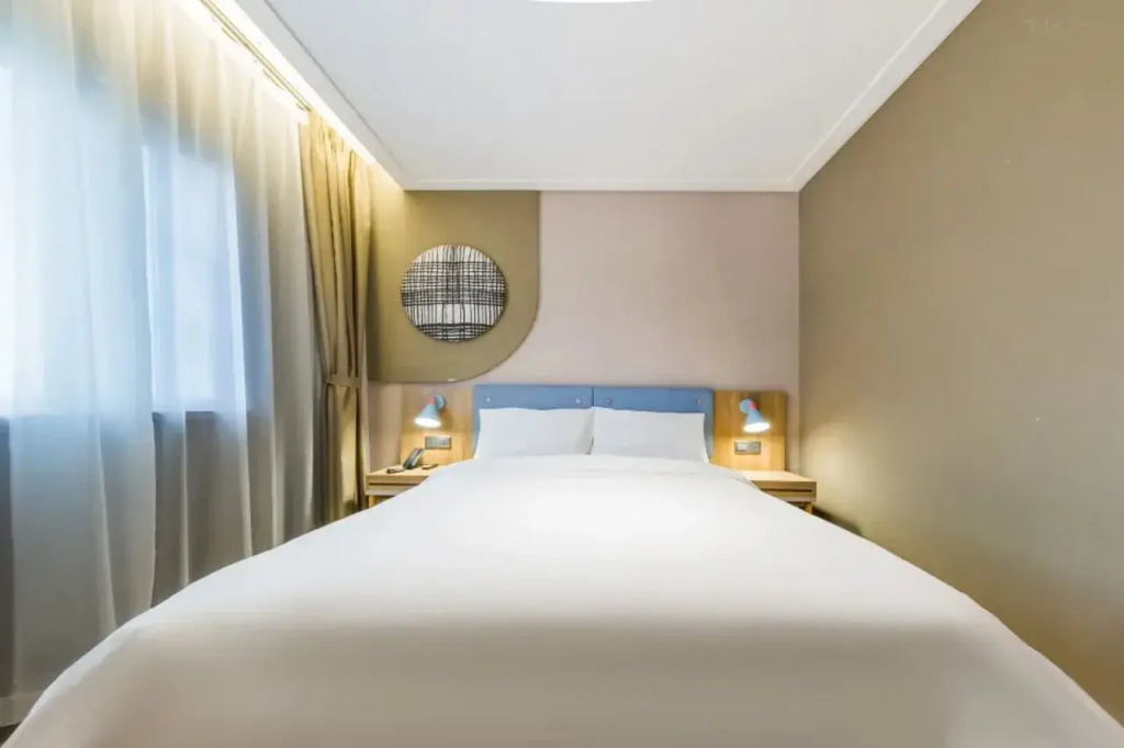 Home Inn (Guangzhou Jiefang Middle Road Gongyuanqian Metro Station)
