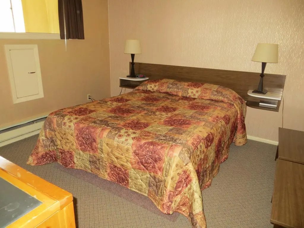 Harrison Village Motel
