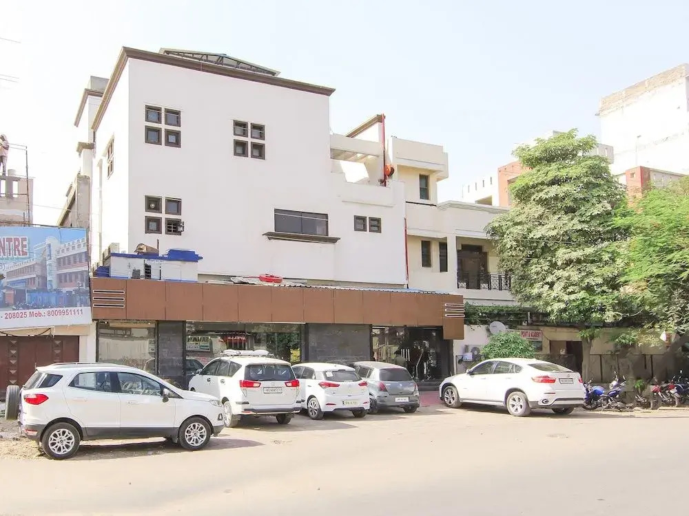 OYO 3232 Royal Inn