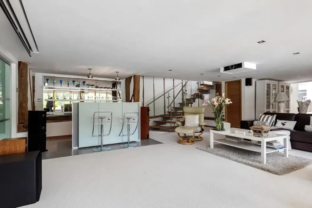 Luxury 3 Bedroom Barn Conversion - Canterbury