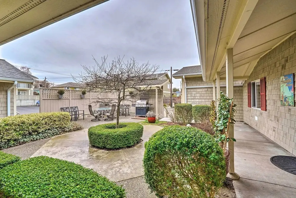 Central Apt: Private Fireplace & Patio Access