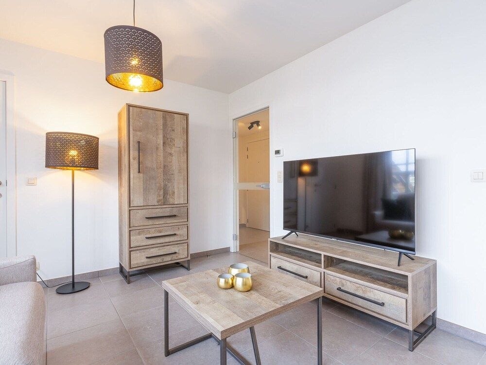 Ground Floor Apartment With sea View and Garage