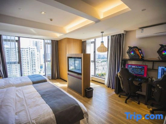 Xinxin E-sports · Cinema Hotel (Yigao Square Branch, South Huaihai Road)