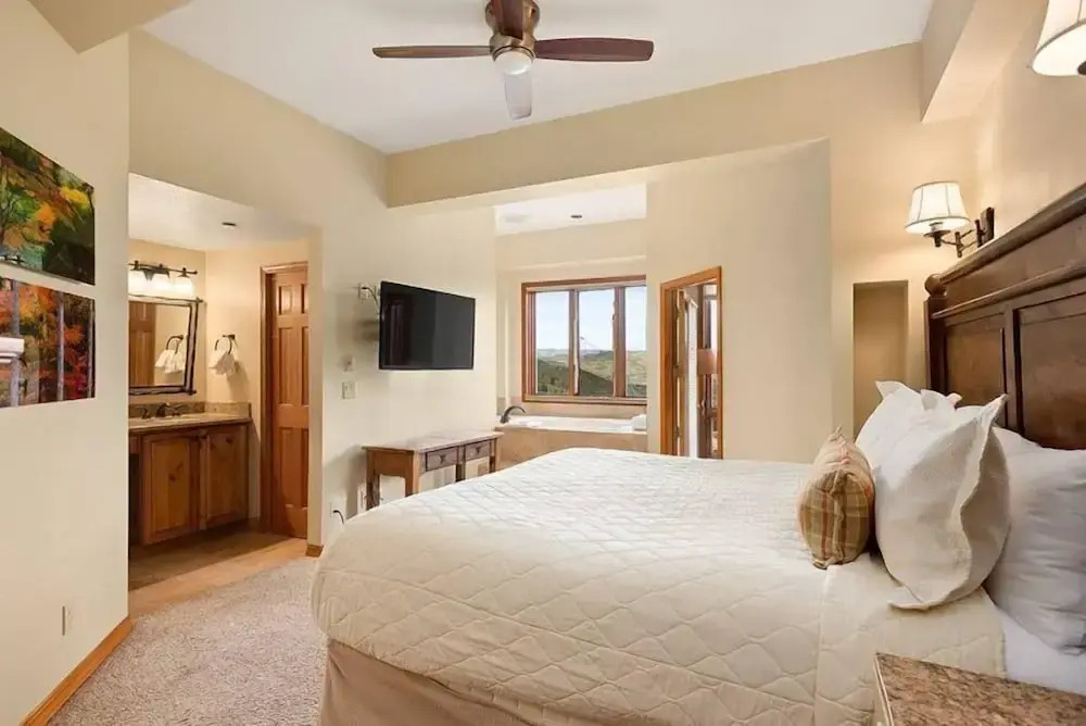 Ski In, Ski Out, 3 Bedroom Luxury Residence In The Heart Of Snowmass Village