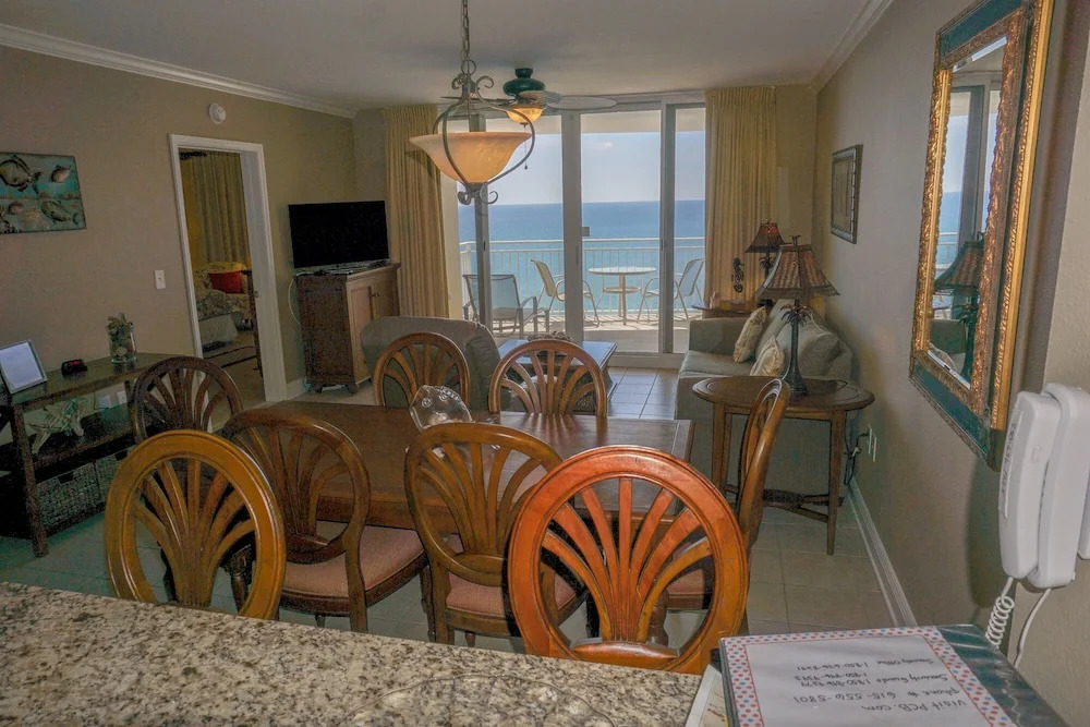 Emerald Beach 1725 - 1083851
