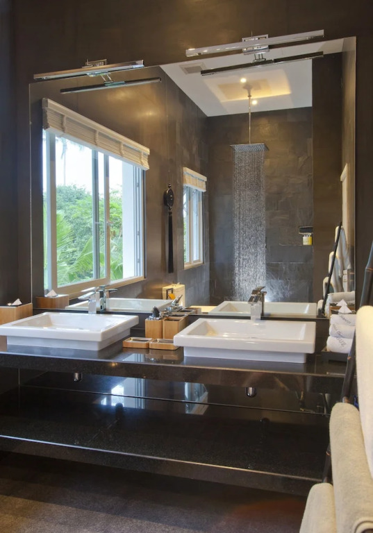 Villa Sarasuz is a 5 Star Luxury Villa Located on the Prestigious Bophut Hill