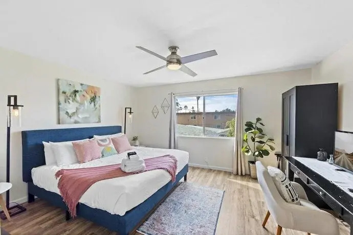 The Retreat Units 3 4 Freshly Remodeled Patio With Hot Tub and Fire Pit