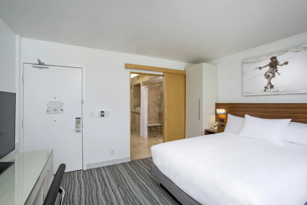 Grand Naniloa Hotel, a Doubletree by Hilton