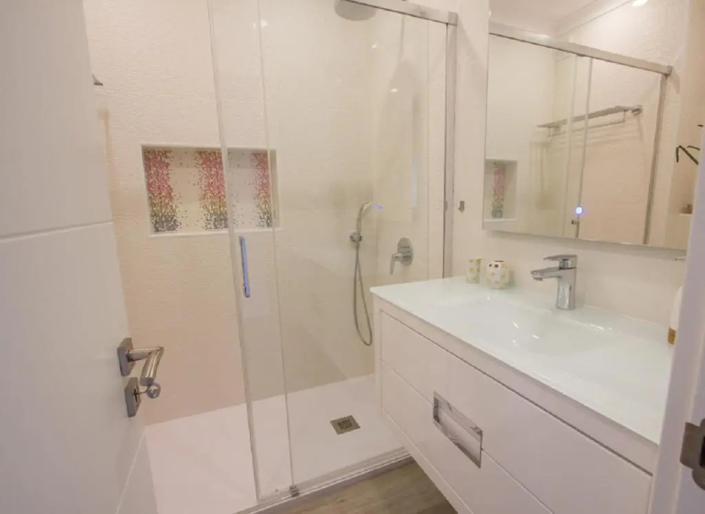 Luxury Beach Sea View 200m Beach & 10min Centre
