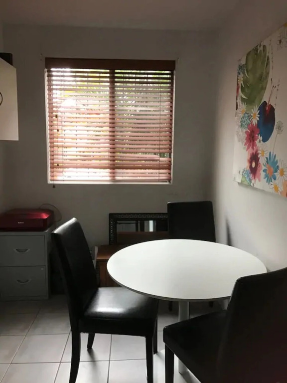 Cozy Marrickville Apartment Near Centre
