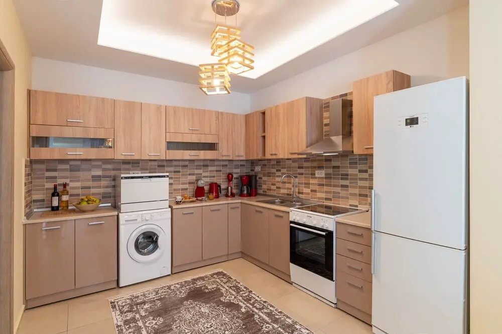 Four Season Apartment