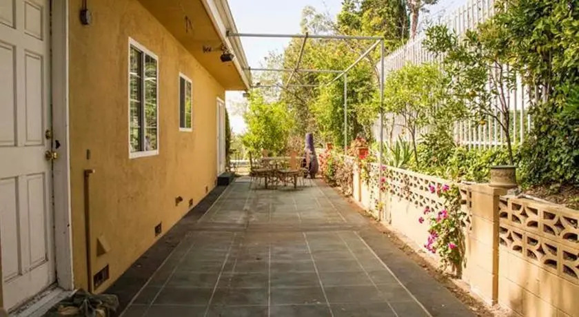 Beverly Hills Dream House Near Hollywood