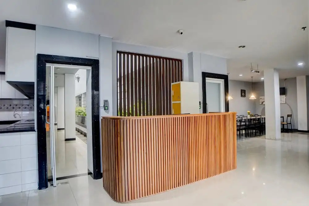 RedDoorz Hostel at FInest Medan