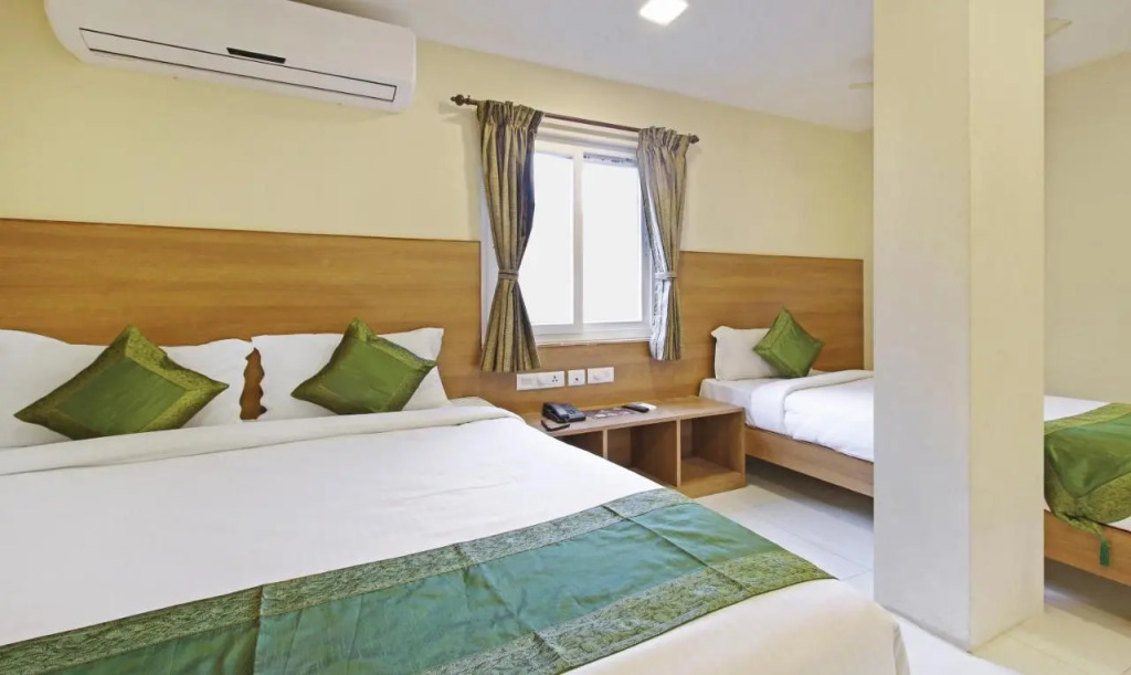 Itsy Hotels Jansi Residency