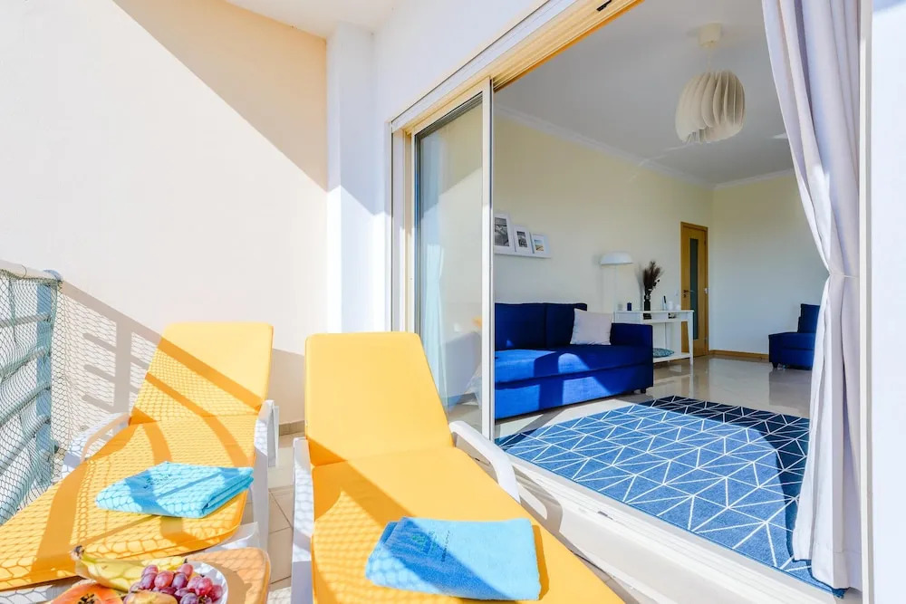 Sea view Apartment with 3 spacious Terraces & 2 Swimming pools