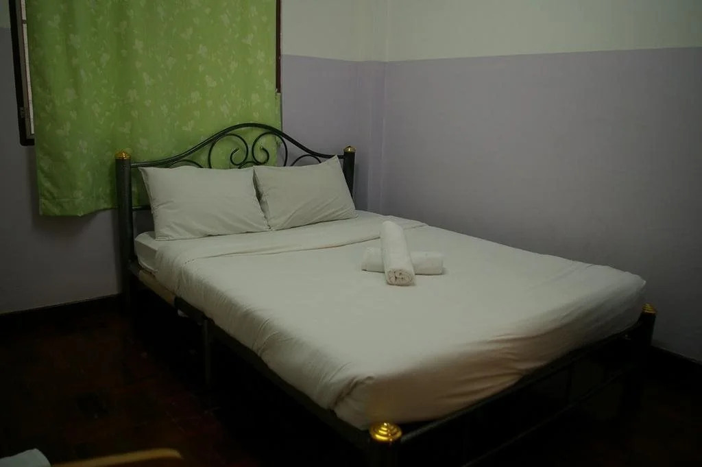 Moom Pon Khlai Hostel & Spa