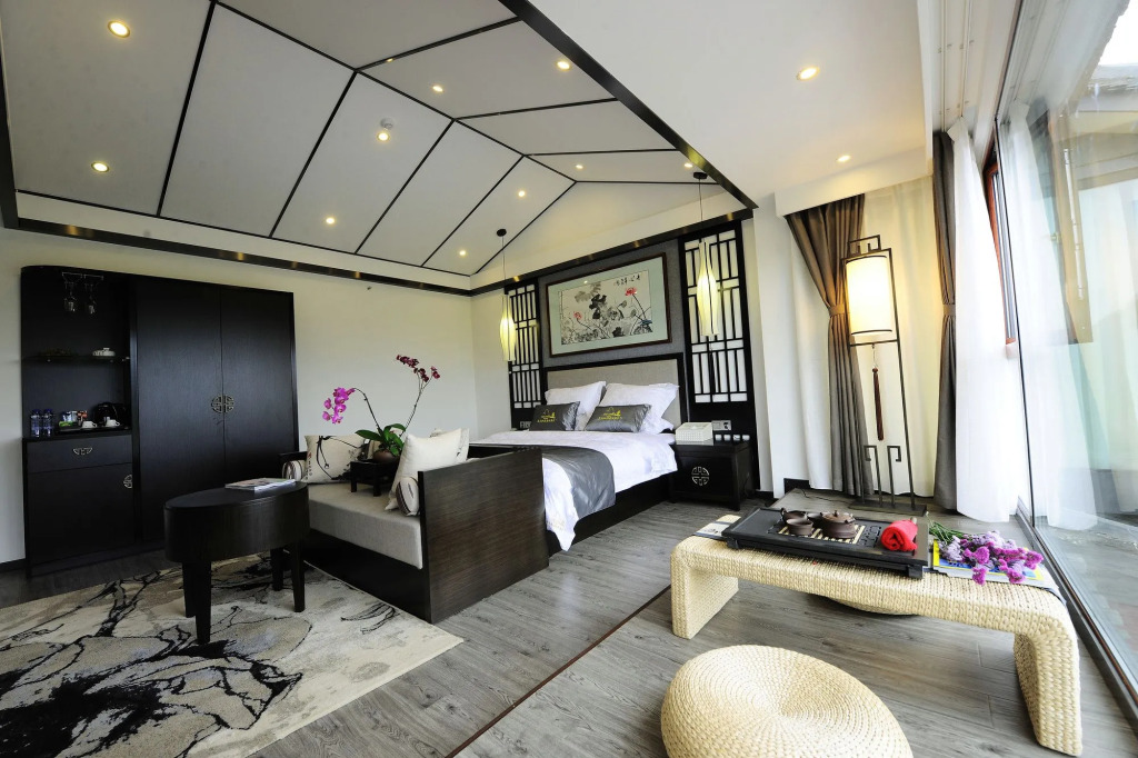 Secret Garden Lakefront Hotel 连住两晚享高铁站免费接站