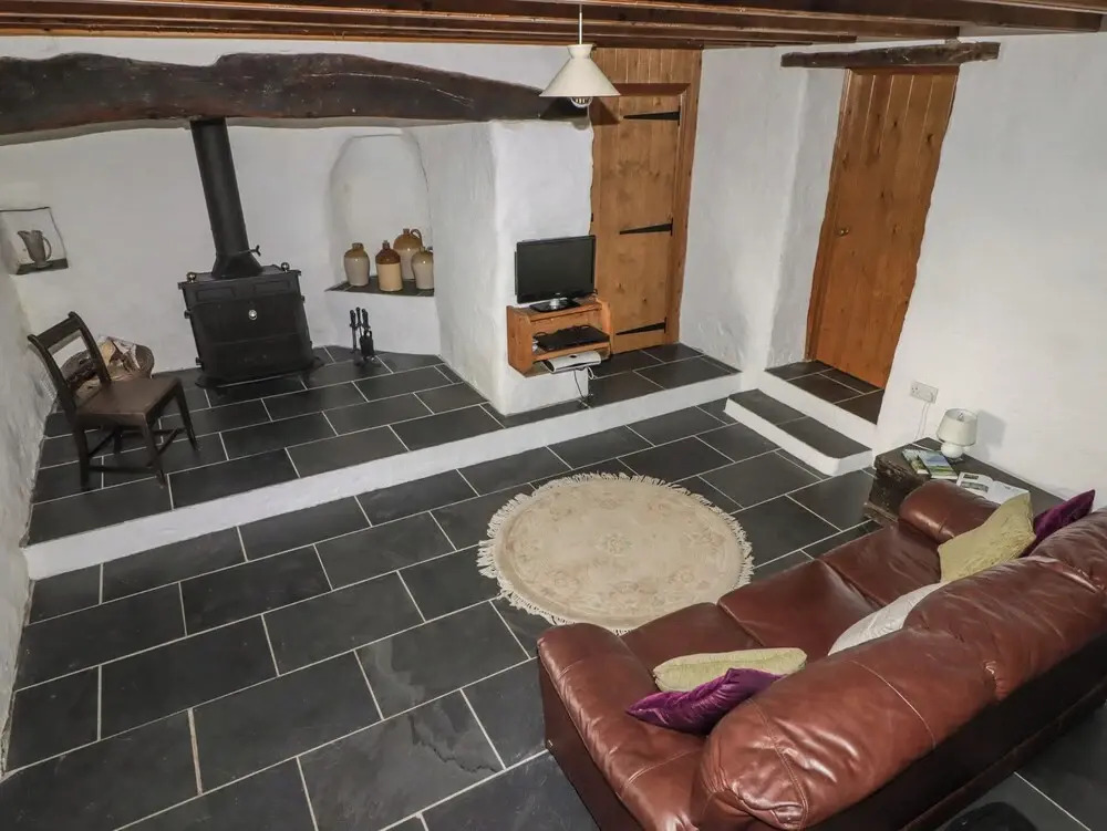 Panteurig Farmhouse