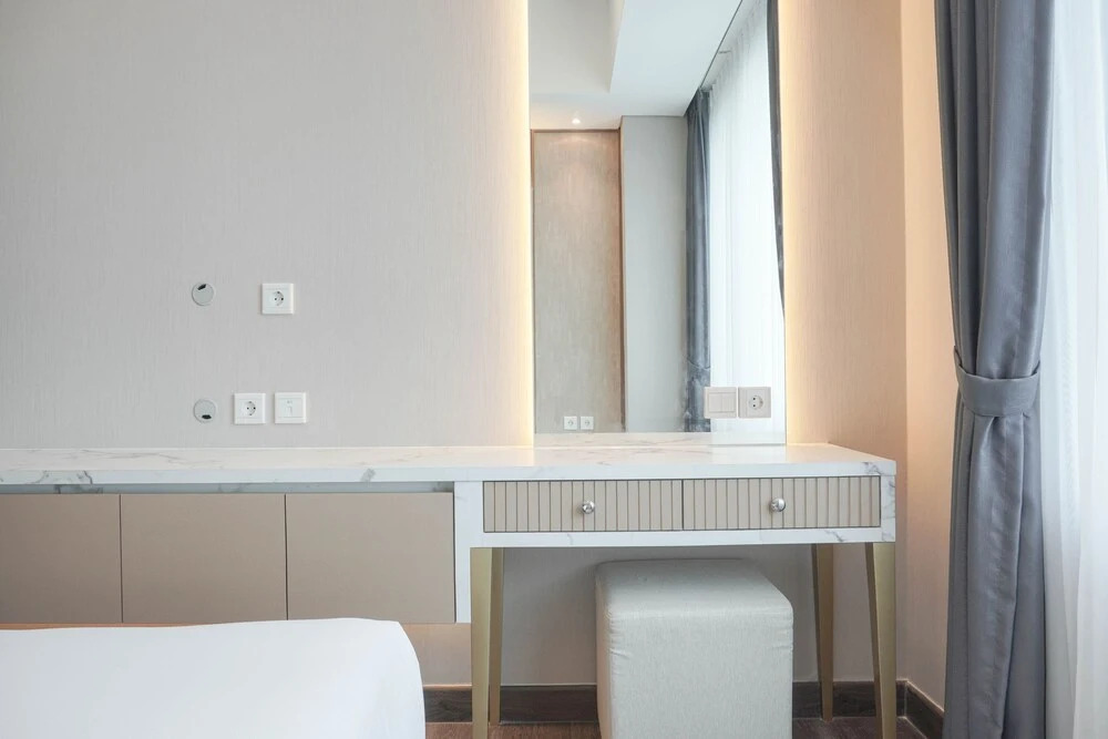 Exclusive 1Br Apartment With Study Room At Southgate Residence