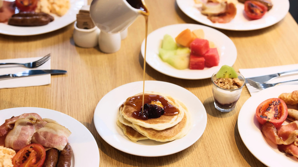 Holiday Inn Warwick Farm by IHG