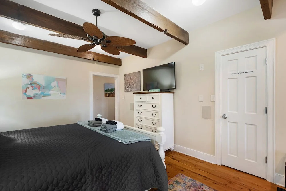 East Ashley Home 4 Bedrooms 3 Bathrooms Home
