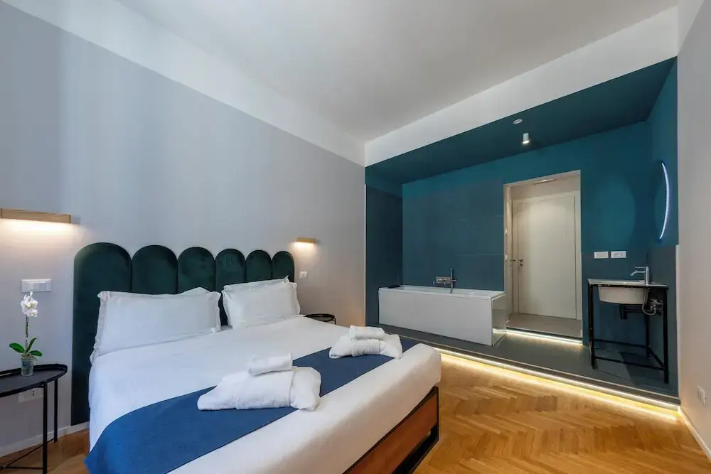 Carrara24