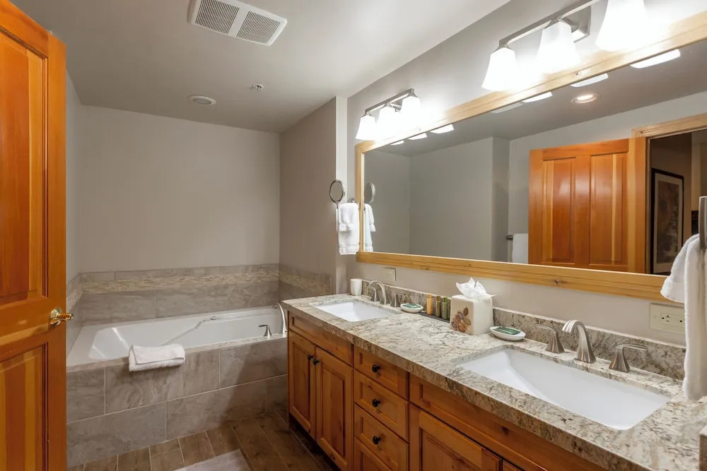 503 - Four Bedroom with Spa Trail's End Lodge 4 Condo
