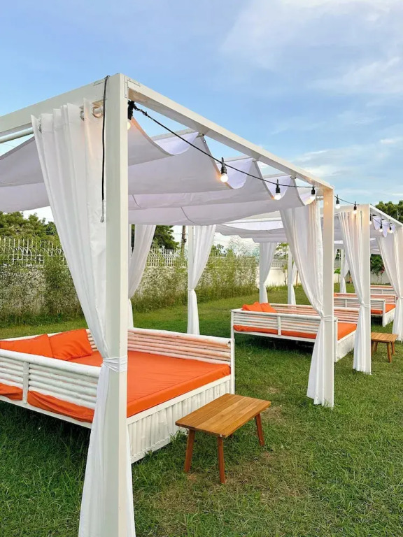 cclim privae resort with pool party