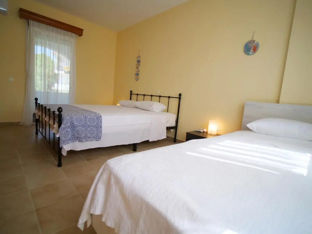 Sithonia Lodge