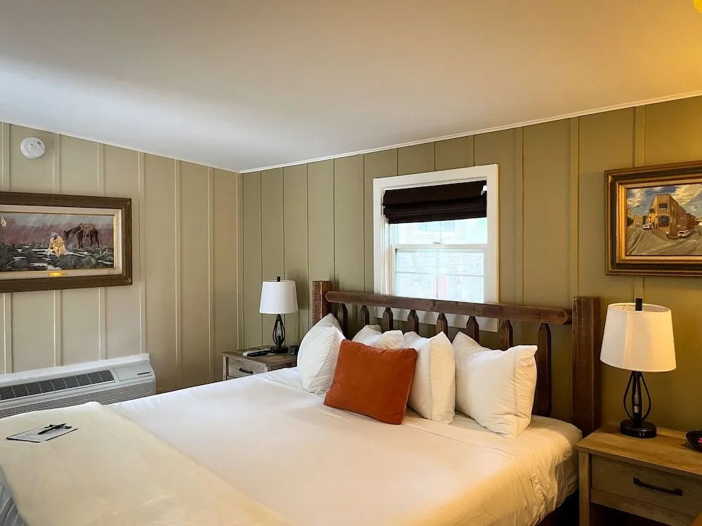 Prescott Pines Inn