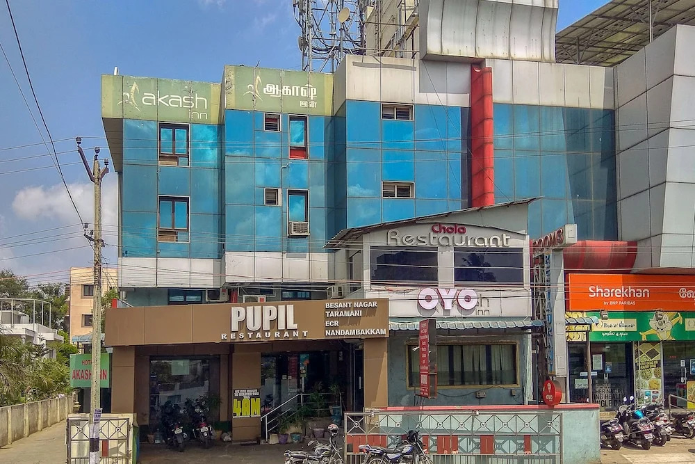 OYO 29267 Hotel Akash Inn