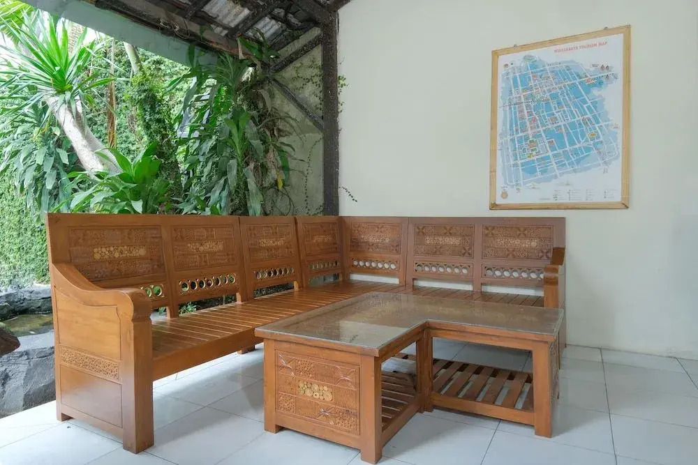 OYO 693 Hotel Safara