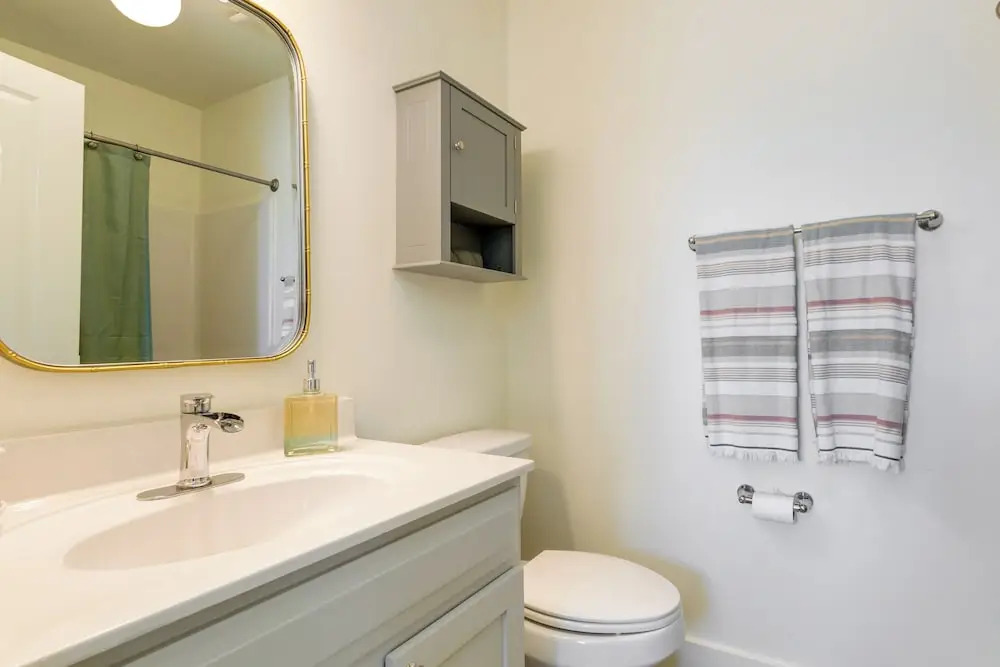 1 Mi to Downtown: Modern Ocean Springs Cottage