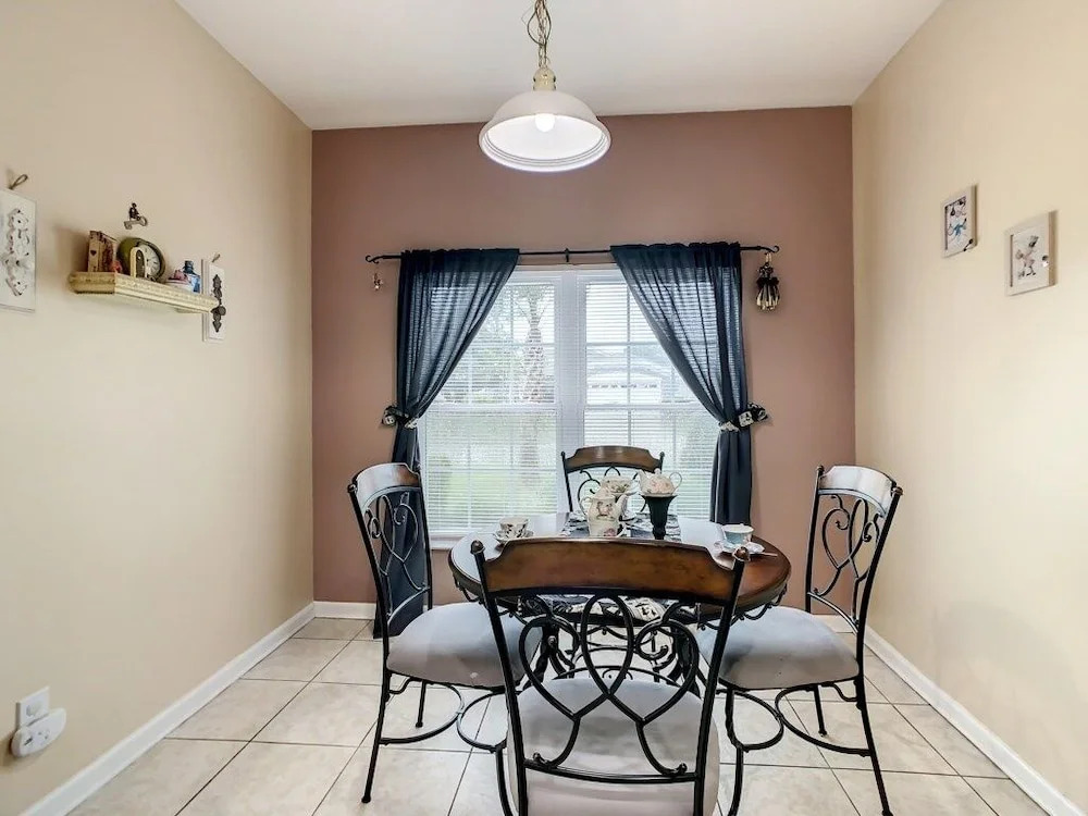 Beautiful Windsor Palms 4 Bed South Facing Pool 4 Bedroom Villa by RedAwning