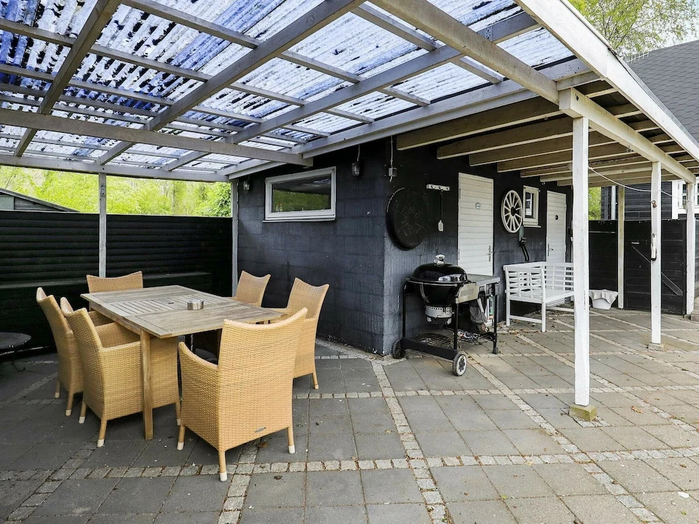 Pleasing Holiday Home in Syddanmark near Sea