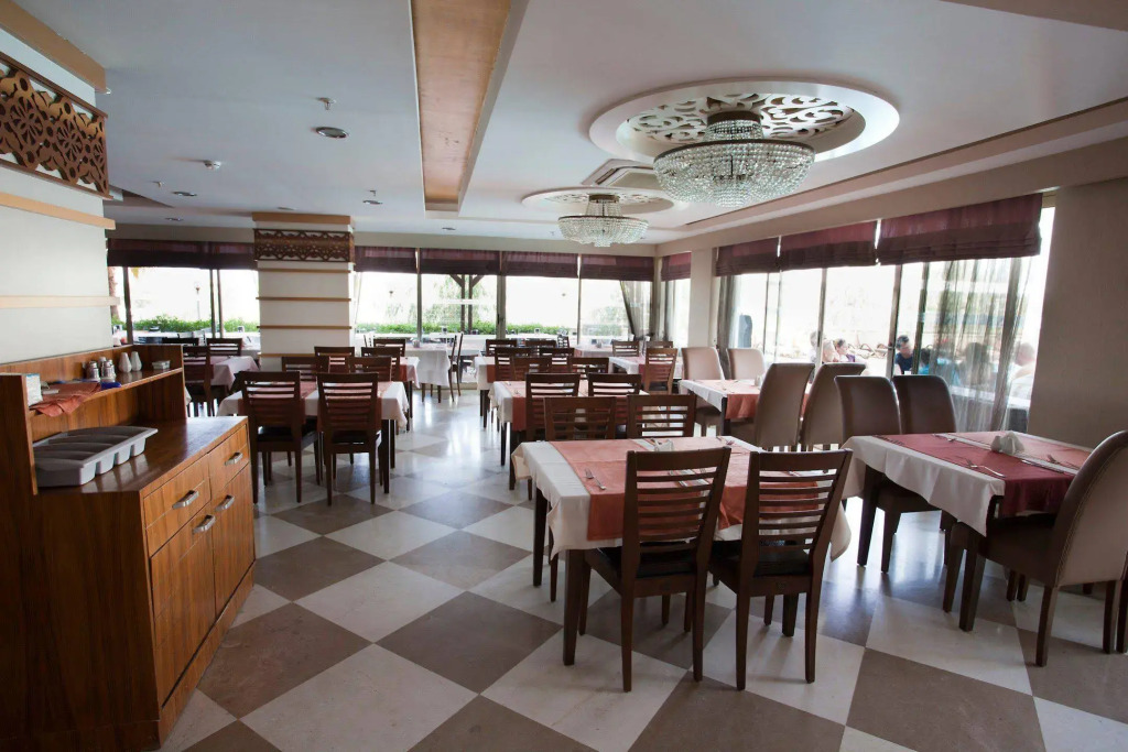 Adella Side Hotel