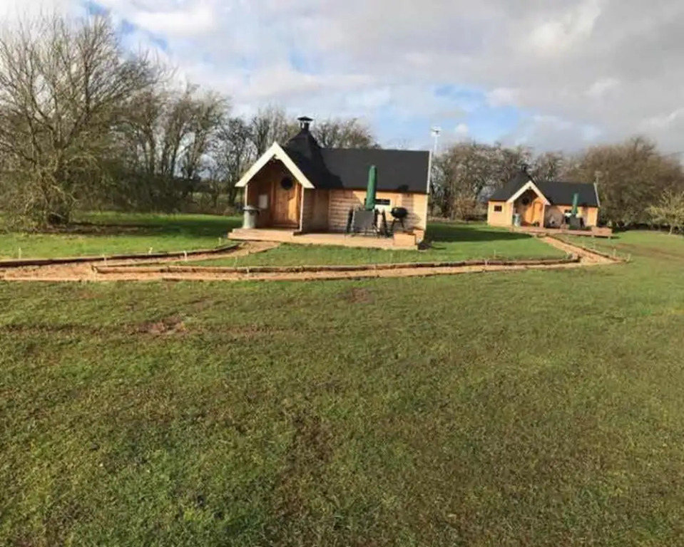 Elton Barn Fishery & Retreat