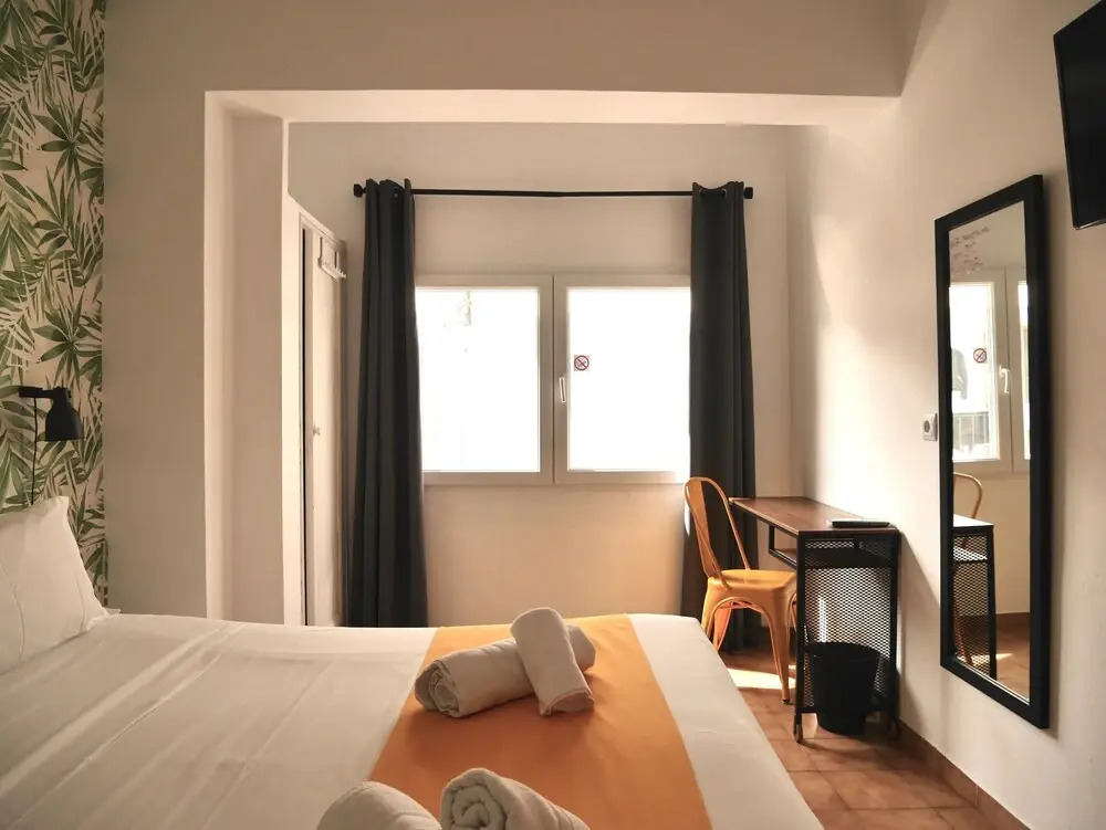 Nanit Rooms Ibiza Hostal