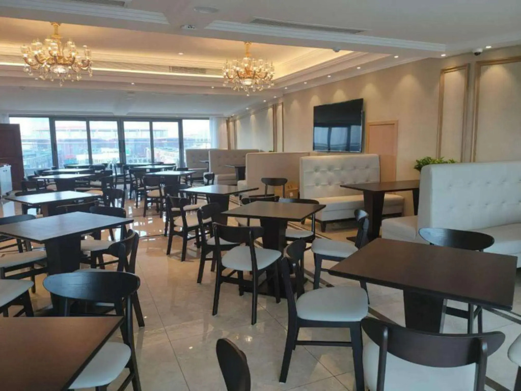 Vienna Hotel (Bozhou Kangmei Chinese Medicine City Store)