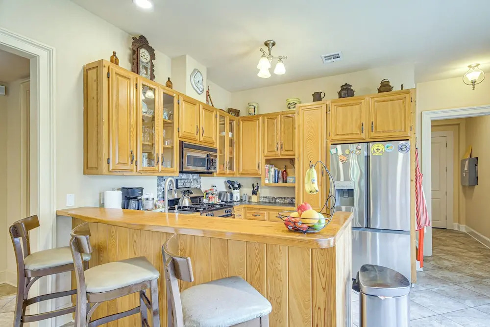 Eclectic Mandeville Home: Walk to Lakefront Park