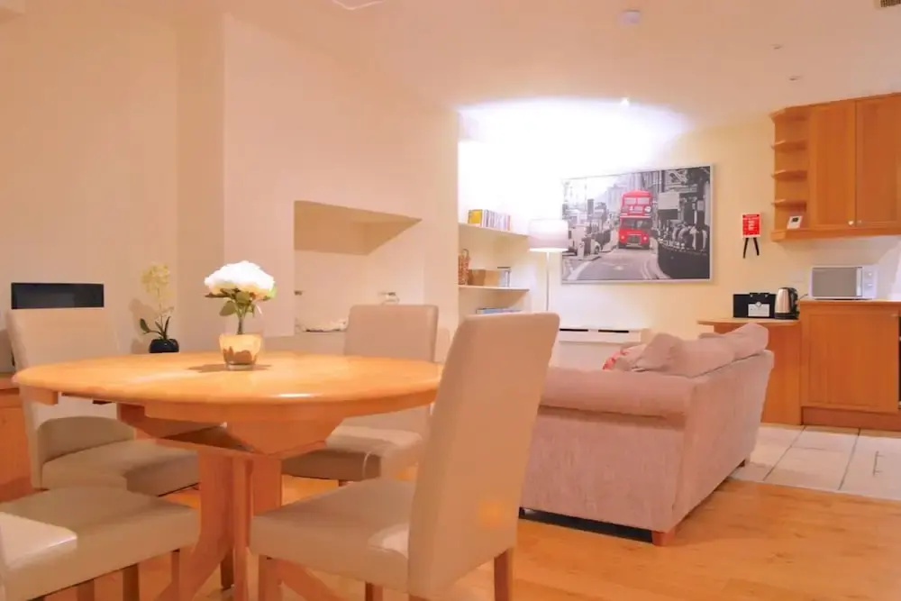Central , Tube Very Close, 1 Bed