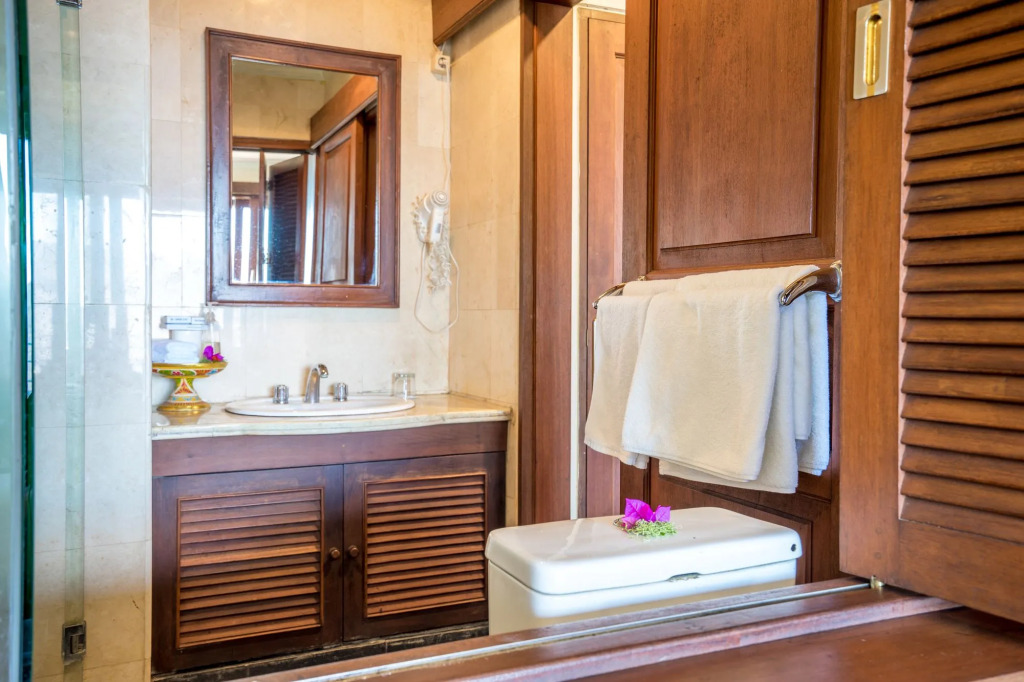 Lakeview Eco Lodge