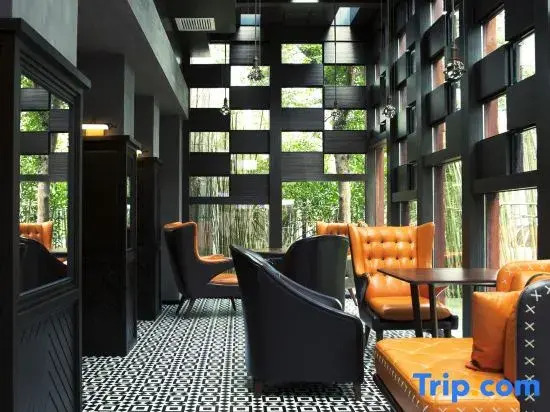 YU Hotel