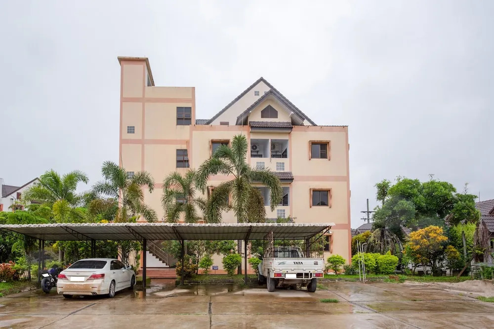 OYO 1104 Goldenville