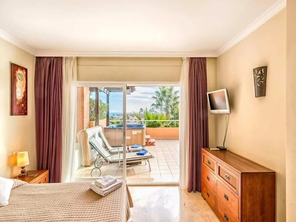 Malibu Apartments