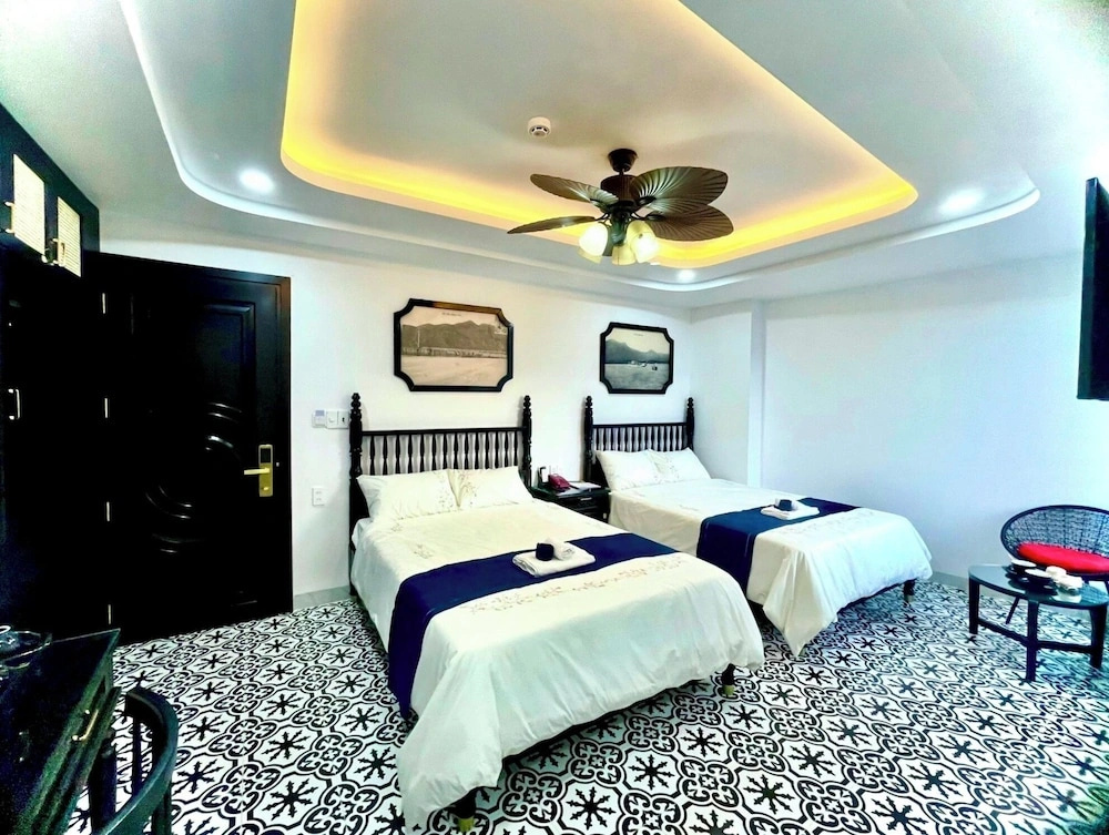 Nereus Hotel