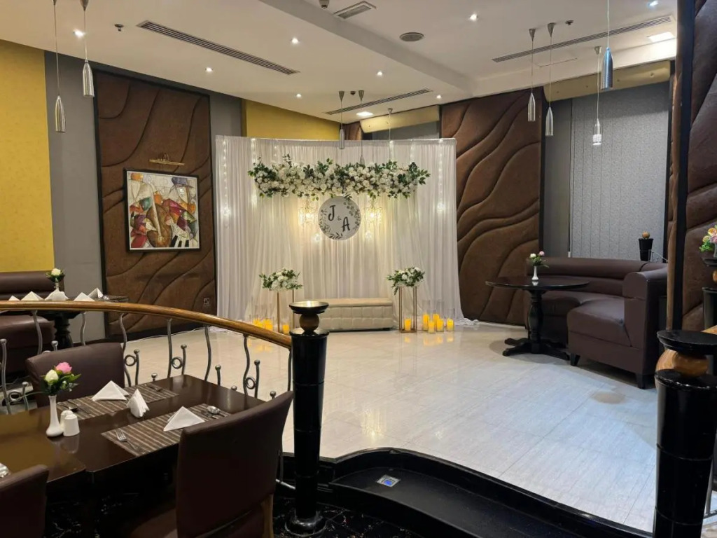 Click Park Hotel