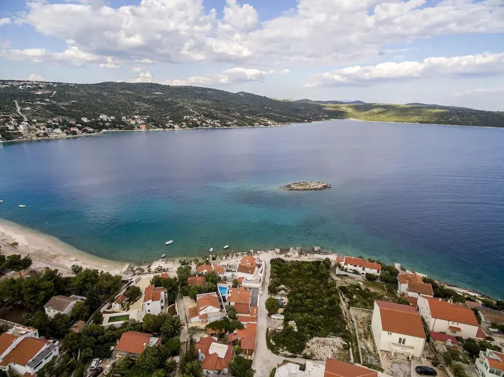 Goldie - 30 m From Beach - H